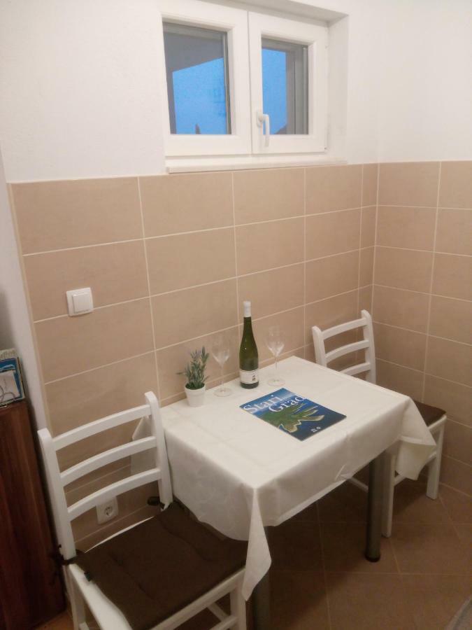 Apartmani Lomar Stari Grad Kültér fotó