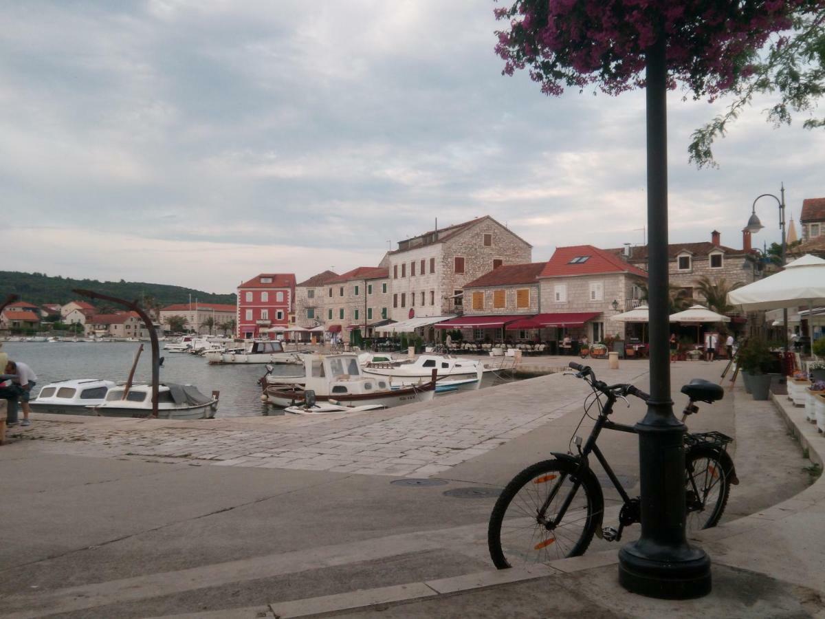 Apartmani Lomar Stari Grad Kültér fotó