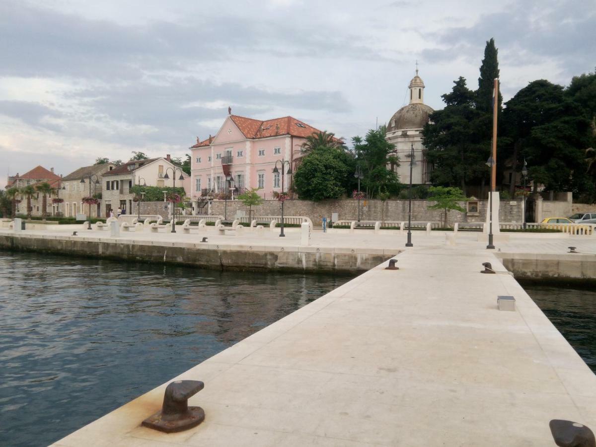 Apartmani Lomar Stari Grad Kültér fotó