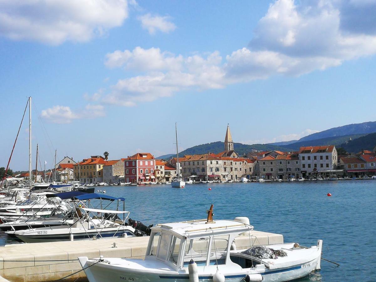 Apartmani Lomar Stari Grad Kültér fotó