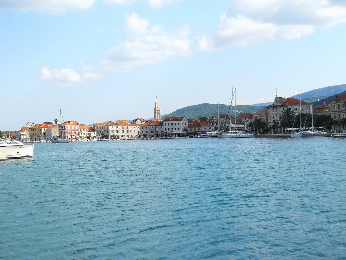Apartmani Lomar Stari Grad Kültér fotó